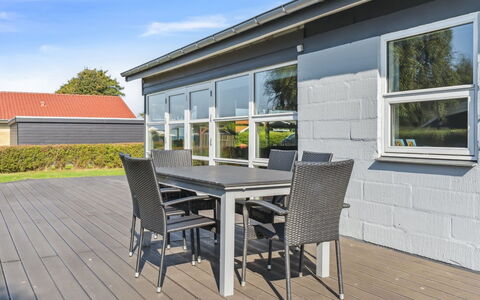 Todor - 150M from the Sea: Huis, Huis, Dak, Woongebied, Verblijf, Landgoed, Boerderij, Gazon, Landscaping, Siding