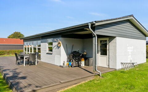 Todor - 150M from the Sea: Huis, Huis, Dak, Woongebied, Verblijf, Landgoed, Boerderij, Gazon, Landscaping, Siding