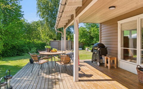 Jovana - 150M to the Fjord: Hout, Dak, Architectuur, Huis, Huis, Verblijf, Siding, Hardwood, Helling, Landgoed
