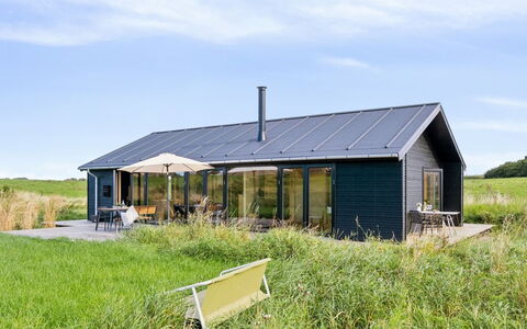 Aatos - 250M from the Sea: Bergachtig Landvormen, Berg, Heuvel, Bergketen, Heuvel Station, Menselijke Nederzetting, Stedelijk Ontwerp, Alpen, Vallei, Top
