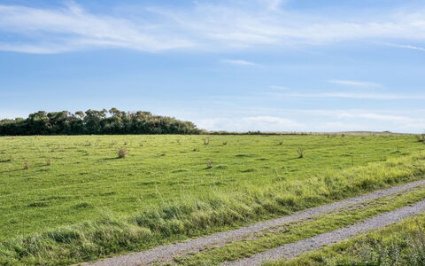 Aatos - 250M from the Sea: Bergachtig Landvormen, Berg, Heuvel, Bergketen, Heuvel Station, Menselijke Nederzetting, Stedelijk Ontwerp, Alpen, Vallei, Top