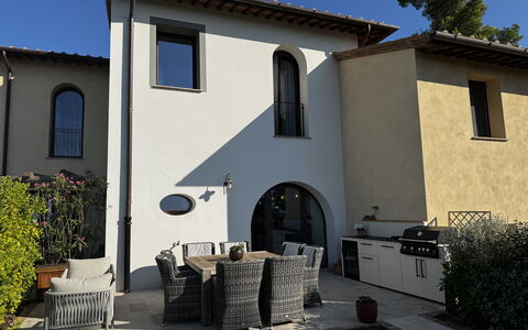 Ciliegino Spereto Apartment, Pool And Relax , Mont: Huis, Woongebied, Huis, Deur, Landgoed, Schaduw, Werf, Villa, Balkon, Hacienda