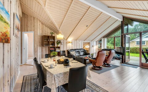 Sarah: Meubilair, Interieur Ontwerp, Flooring, Verdieping, Plafond, Kamer, Stoel, Tafel, Appartement, Keuken En Eettafel