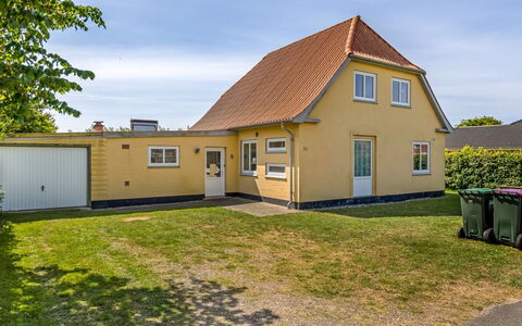 Slavomira - 12Km from the Sea: Blauw, Struik, Verblijf, Groundcover, Tuin, Landgoed, Schaduw, Landscaping, Boerderij, Eco Hotel