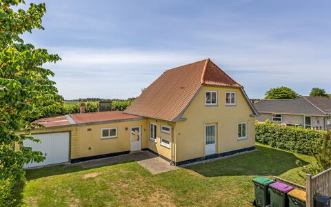 Slavomira - 12Km from the Sea: Blauw, Struik, Verblijf, Groundcover, Tuin, Landgoed, Schaduw, Landscaping, Boerderij, Eco Hotel
