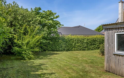 Slavomira - 12Km from the Sea: Blauw, Struik, Verblijf, Groundcover, Tuin, Landgoed, Schaduw, Landscaping, Boerderij, Eco Hotel