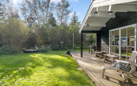 Evi - 500M from the Sea: Gras, Grasland, Land Lot, Verblijf, Landelijk Gebied, Weide, Garden Gebouwen, Tuin, Schuur