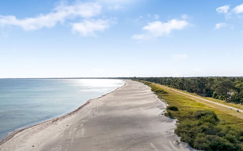 Kaila - 50M from the Sea: Water, Zwemwater, Watervoorraden, Kust, Natuurlijke Omgeving, Strand, Horizon, Kust En Oceanic Landvormen, Zee