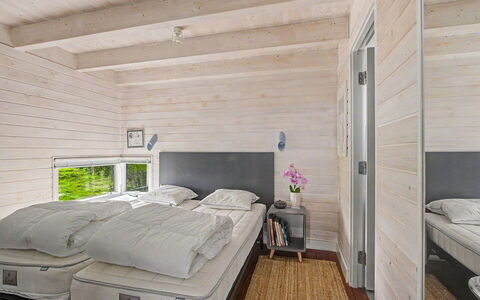 Diderik - 5M from the Sea: Meubilair, Hout, Slaapkamer, Bed, Interieur Ontwerp, Plafond, Kamer, Huis, Verdieping, Flooring
