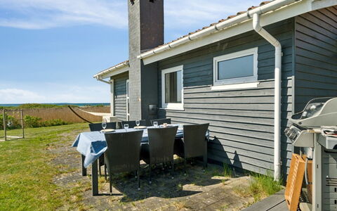 Hening - 50M from the Sea: Gras, Hout, Landelijk Gebied, Struik, Verblijf, Dak, Plain, Land Lot, Huis, Groundcover
