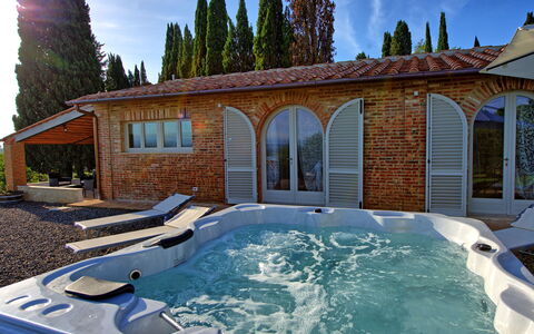 Casa Andrea: Water, Lucht, Eigendom, Fabriek, Venster, Wolk, Azure, Boom, Gebouw, Zwembad