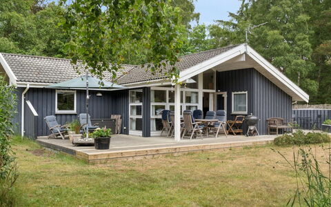 Tyyne - 250M from the Sea: Huis, Huis, Dak, Verblijf, Deur, Veranda, Landgoed, Siding, Boerderij, Hardwood