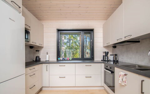 Sjöboda Hill: Hout, Keuken, Countertop, Interieur Ontwerp, Flooring, Cabinetry, Huis, Verdieping, Plafond, Toestel Van De Keuken