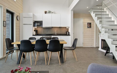 Himos Alppinotko 6 B: Interieur Ontwerp, Flooring, Meubilair, Hout, Verdieping, Plafond, Woonkamer, Houten Vloer, Kamer, Verlichting