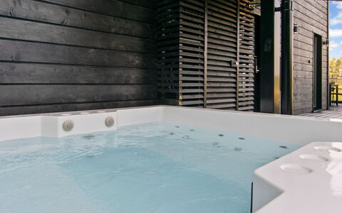 Himos Alppinotko 6 B: Flooring, Verdieping, Loodgieterswerkinrichting, Samengesteld Materiaal, Plafond, Bad, Glas, Jacuzzi, Badkamer