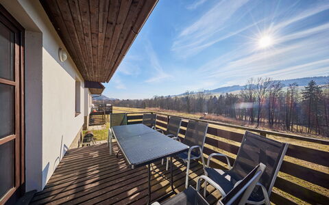 Green Valley Park Stárkov 10: Hardwood, Plank, Beits, Balkon, Veranda, Timmerhout, Houten Vloer, Siding, Daylighting
