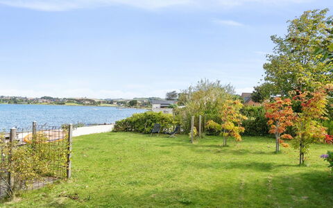 Thermund - 5M from the Sea: Hout, Huis, Veranda, Dek, Hardwood, Dak, Beits, Houten Vloer, Eco Hotel