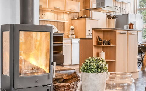 Frido - 500M from the Sea: Meubilair, Interieur Ontwerp, Flooring, Kamer, Stoel, Beits, Lichte Inrichting, Hardwood, Lamp, Cabinetry