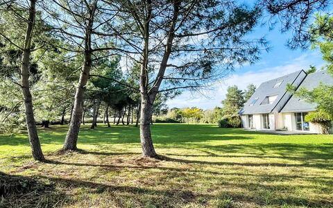 Saint Philibert 163: Fabriek, Lucht, Wolk, Boom, Natuurlijk Landschap, Huis, Gebouw, Venster, Land Lot, Gras
