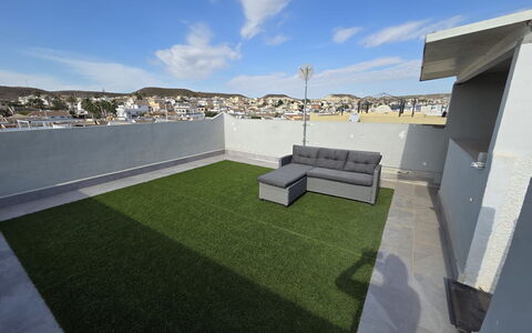 Hamber: Appartement, Balkon, Kunstgras, Binnenplaats, Daylighting