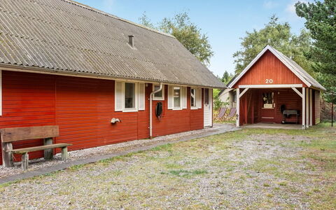 Knud - 2.5Km from the Sea: Dak, Huis, Huis, Verblijf, Deur, Siding, Dek, Veranda, Plank, Hardwood