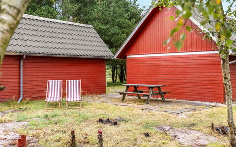 Knud - 2.5Km from the Sea: Dak, Huis, Huis, Verblijf, Deur, Siding, Dek, Veranda, Plank, Hardwood