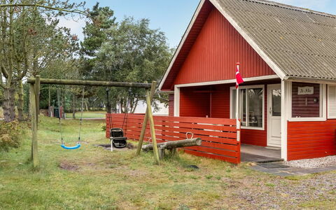 Knud - 2.5Km from the Sea: Dak, Huis, Huis, Verblijf, Deur, Siding, Dek, Veranda, Plank, Hardwood