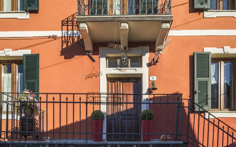 Orazio Liberty House,Lunigiana, Nature: Gebouw, Venster, Dag, Eigendom, Fabriek, Azure, Hout, Infrastructuur, Oranje, Deur