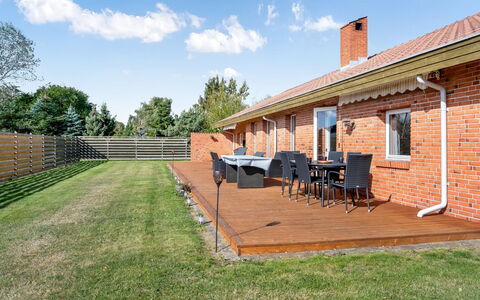Iara - 500M from the Sea: Gras, Dak, Huis, Land Lot, Huis, Steen, Verblijf, Tuin, Gazon, Landgoed