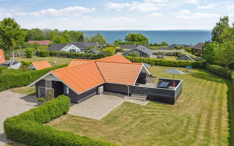Bessi - 200M from the Sea: Meubilair, Interieur Ontwerp, Flooring, Verdieping, Plafond, Kamer, Stoel, Tafel, Appartement, Keuken En Eettafel