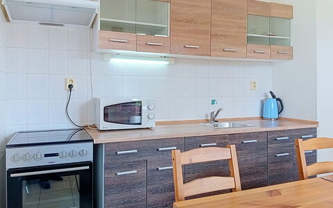 Green Valley Park Stárkov 5: Hout, Tuin, Backyard, Land Lot, Huis, Dak, Schaduw, Dek, Hardwood, Werf