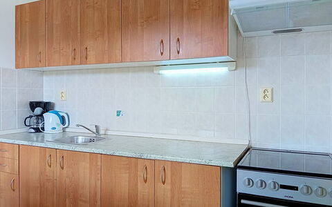 Green Valley Park Stárkov 13: Hout, Flooring, Cabinetry, Countertop, Gootsteen, Keuken, Verdieping, Toestel Van De Keuken, Major Appliance, Interieur Ontwerp