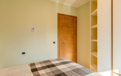 Val Genova: Interieur Ontwerp, Flooring, Muur, Bed, Verdieping, Slaapkamer, Hout, Plafond, Meubilair, Kamer