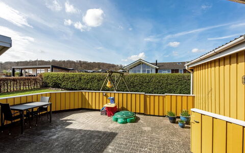 Halla - 250M from the Sea: Dak, Huis, Siding, Tuin, Schaduw, Landscaping, Werf, Landgoed, Gazon, Backyard