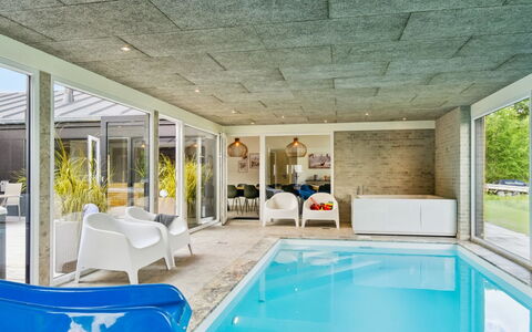 Aviana - 800M from the Sea: Meubilair, Interieur Ontwerp, Flooring, Verdieping, Plafond, Kamer, Stoel, Tafel, Appartement, Keuken En Eettafel