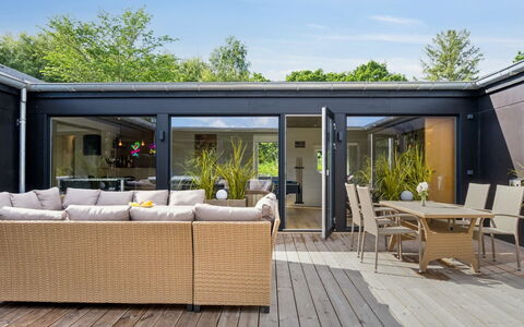 Aviana - 800M from the Sea: Meubilair, Interieur Ontwerp, Flooring, Verdieping, Plafond, Kamer, Stoel, Tafel, Appartement, Keuken En Eettafel