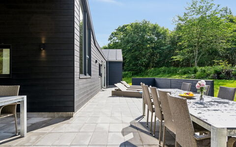 Aviana - 800M from the Sea: Meubilair, Interieur Ontwerp, Flooring, Verdieping, Plafond, Kamer, Stoel, Tafel, Appartement, Keuken En Eettafel