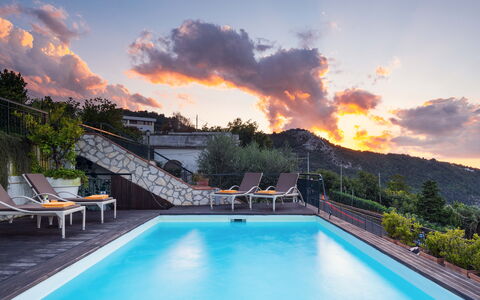 Villa Golfo Di Napoli With Private Pool: Water, Wolk, Lucht, Fabriek, Meubilair, Gebouw, Natuur, Zwembad, Azure, Boom