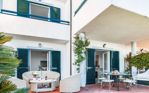 Villa Golfo Di Napoli With Private Pool: Fabriek, Meubilair, Gebouw, Venster, Tafel, Azure, Kamerplant, Stoel, Bloempot, Interieur Ontwerp