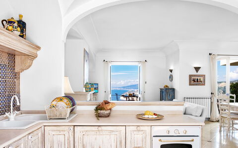 Villa Golfo Di Napoli With Private Pool: Countertop, Cabinetry, Azure, Hout, Kraan, Gebouw, Keuken, Interieur Ontwerp, Flooring, Verdieping