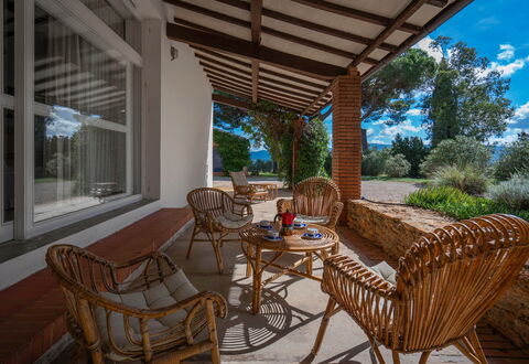 Poggetti San Luigi Country Home Follonica: Fabriek, Meubilair, Tafel, Eigendom, Stoel, Schaduw, Buitenmeubels, Hout, Lucht, Boom