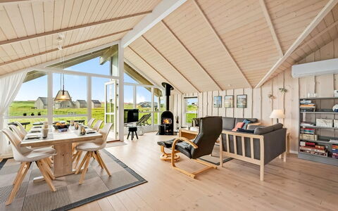 Märta - 250M from the Sea: Interieur Ontwerp, Hout, Plafond, Meubilair, Flooring, Verdieping, Huis, Houten Vloer, Stoel, Woonkamer