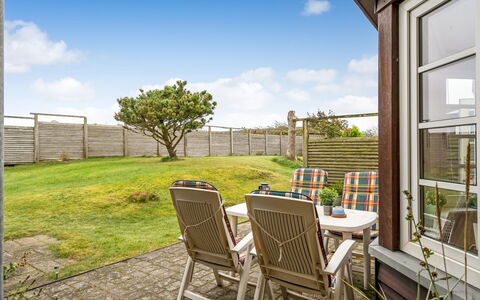 Maelle - 150M from the Sea: Meubilair, Land Lot, Huis, Deur, Buitenmeubels, Stoel, Verblijf, Werf, Gazon, Buitentafel