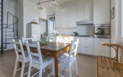 Breath-taking Portofino Promontory Seaview: Meubilair, Interieur Ontwerp, Flooring, Verdieping, Stoel, Keuken, Hout, Keuken En Eettafel, Tafel, Plafond