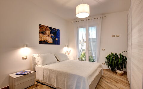 Clementine Country House: Fabriek, Eigendom, Meubilair, Comfort, Hout, Verlichting, Textiel, Interieur Ontwerp, Venster, Flooring