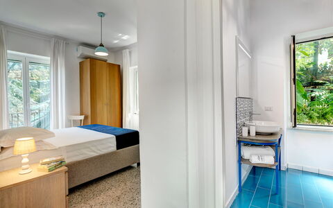Apt Blu Mare Sorrento Coast: Gebouw, Venster, Fabriek, Verdieping, Hout, Huis, Flooring, Schaduw, Comfort