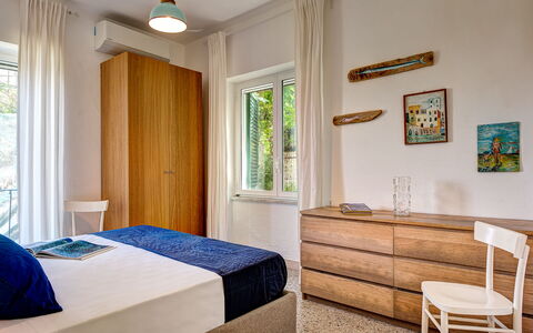 Apt Blu Mare Sorrento Coast: Meubilair, Eigendom, Venster, Fotolijst, Groen, Hout, Gebouw, Verlichting, Interieur Ontwerp, Comfort
