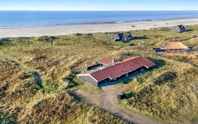 Jaana - 10M from the Sea