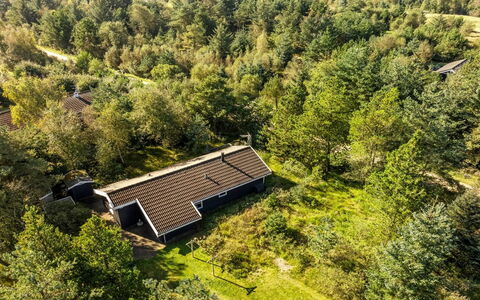 Matthea - 900M from the Sea: Bergachtig Landvormen, Berg, Heuvel, Bergketen, Heuvel Station, Menselijke Nederzetting, Stedelijk Ontwerp, Alpen, Vallei, Top
