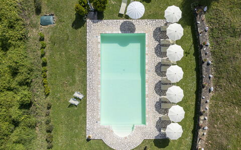 Marcigliana Cottage, Pool, Radicondoli: Eigendom, Azure, Water, Land Lot, Gras, Rechthoek, Vrije Tijd, Landschap, Technologie, Stedelijk Ontwerp